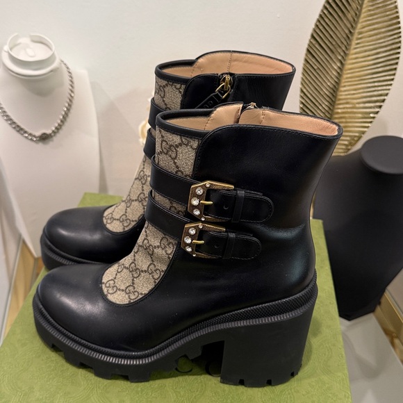 Gucci Kensington Nappa Samoa Ankle Boots with Buckle Detail - Picture 6 of 10